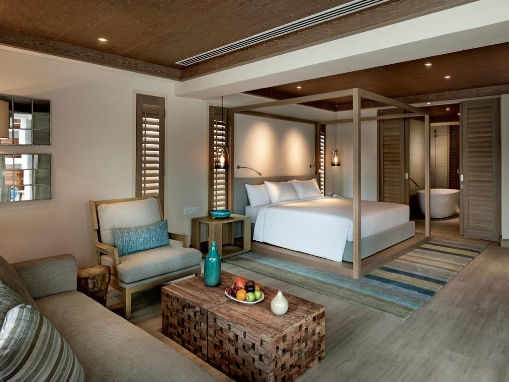 Signature Suite Room Package - 4 pax